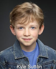 Kyle Sutton interpreta Brett's Eight Year-Old