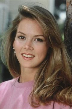 Julie Condra interpreta Young Pat Nixon