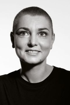 Sinéad O'Connor interpreta Emily Bronte (uncredited)