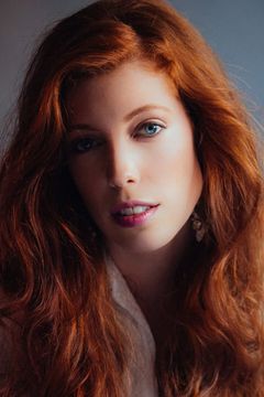 Elise Hudson interpreta Librarian