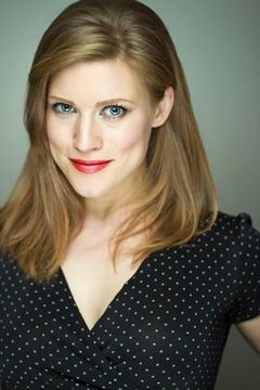 Allyson Grant interpreta Theresa Price