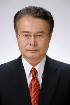 Katsuhiro Oyama interpreta Morgue doctor