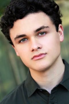 Nicholas Stargel interpreta Isaac