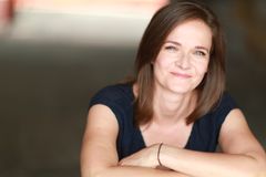 Enid Graham interpreta Jenny