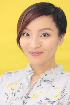 Rina Hoshino interpreta Mewtwo (voice)