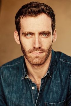 Jared Canfield interpreta Park Ranger