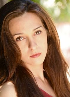 Kristina Malota interpreta Annabelle Daniels