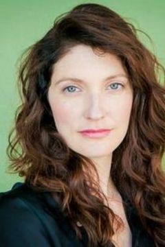 Laura Nordin interpreta Emily Stockton (uncredited)