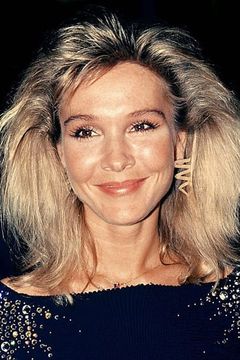 Cynthia Rhodes interpreta Penny Johnson