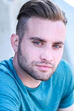 Ray Dwyer Jr. interpreta Tim Goldman