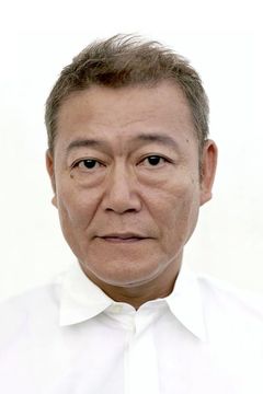 Jun Kunimura interpreta Boss Tanaka