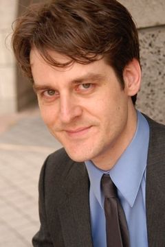 Michael Szeles interpreta Brent Grossman