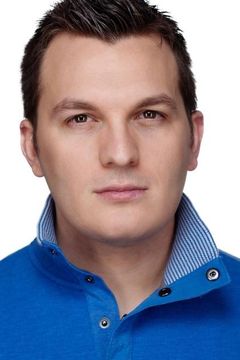 Chris Perillo interpreta Student