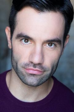 Ramin Karimloo interpreta Christine's Father