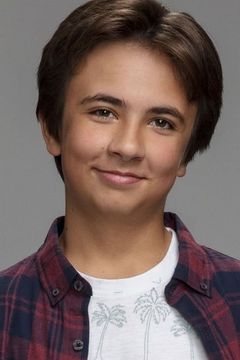 Trae Romano interpreta Mike Dugan