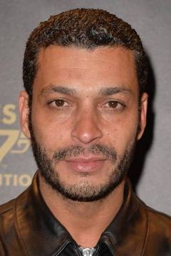 Adel Bencherif interpreta Abrika