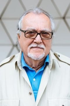 Lamberto Bava interpreta Elevator Repairman #1 (uncredited)