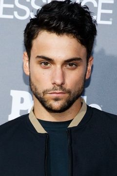 Jack Falahee interpreta Connor Walsh