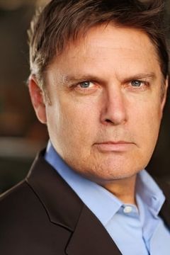 Kevin Quinn interpreta Pentagon Aide