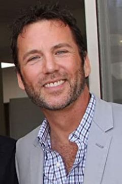 David Millbern interpreta Brad