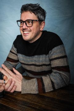 Rory Okey interpreta LA Drug Dealer (uncredited)
