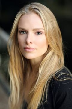Clementine Nicholson interpreta Lena