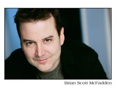 Brian Scott McFadden interpreta TSA Officer #1