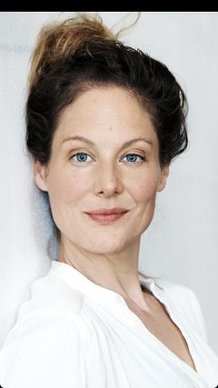 Tessa Mittelstaedt interpreta Franziska Lüttgenjohann