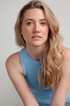 Katy Wilson interpreta Ashley Burke