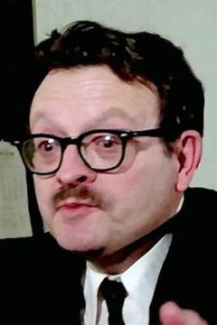 William Kirschner interpreta Workman in Shop (uncredited)