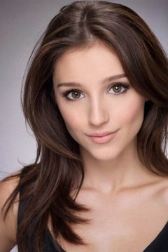 Evie Campbell interpreta Mary Stern