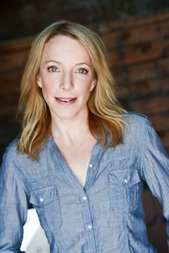 Deborah Hay interpreta Catherine Cardinal