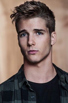 Christian Martyn interpreta Finn Baxter