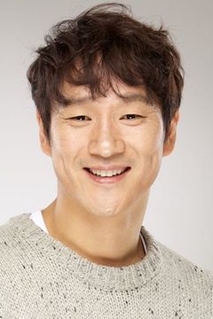 Lee Ju-won interpreta Consul Park