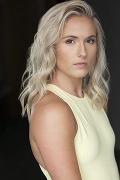 Kristie Sita interpreta Dancer and Chorus Performer