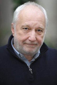 François Berléand interpreta Robert Van der Beck