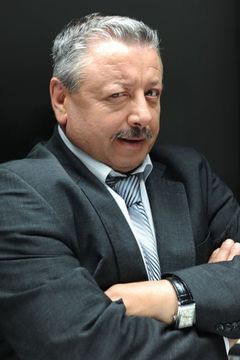Krasimir Rankov interpreta Restaurante Owner