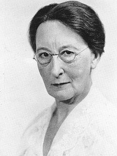 Nora Cecil interpreta Boone's Landlady (uncredited)
