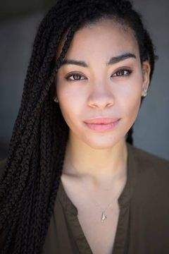 Clarissa Thibeaux interpreta Xavin
