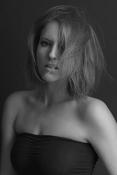 Maggy Vick interpreta Pam