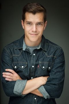 Jeremy Schuetze interpreta Craig