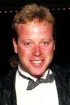 Mike Norris interpreta Security Man