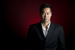 James Sang Lee interpreta Willis