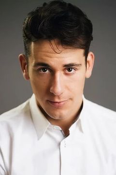 Michael Ricci interpreta Patrizio Paternò