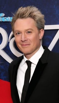 Clay Aiken interpreta Llewelyn