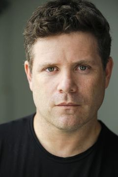 Sean Astin interpreta Frankie