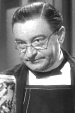 Hay Petrie interpreta Astrologer