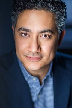 Alessandro Juliani interpreta Spear