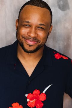 Carleton Bluford interpreta Basketball Player Dancer