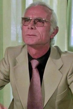 Saverio Mosca interpreta Comparsa Listening the Oscar's Story (uncredited)